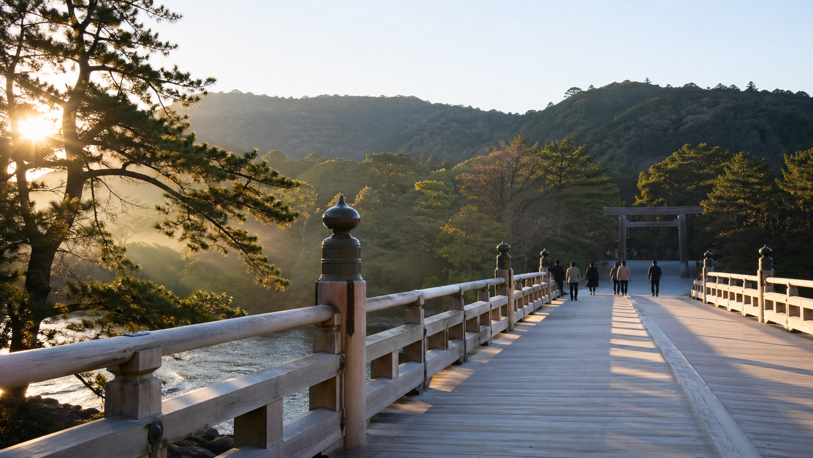 伊勢神宮 混雑 2026の傾向を示す早朝の宇治橋と参拝者の風景